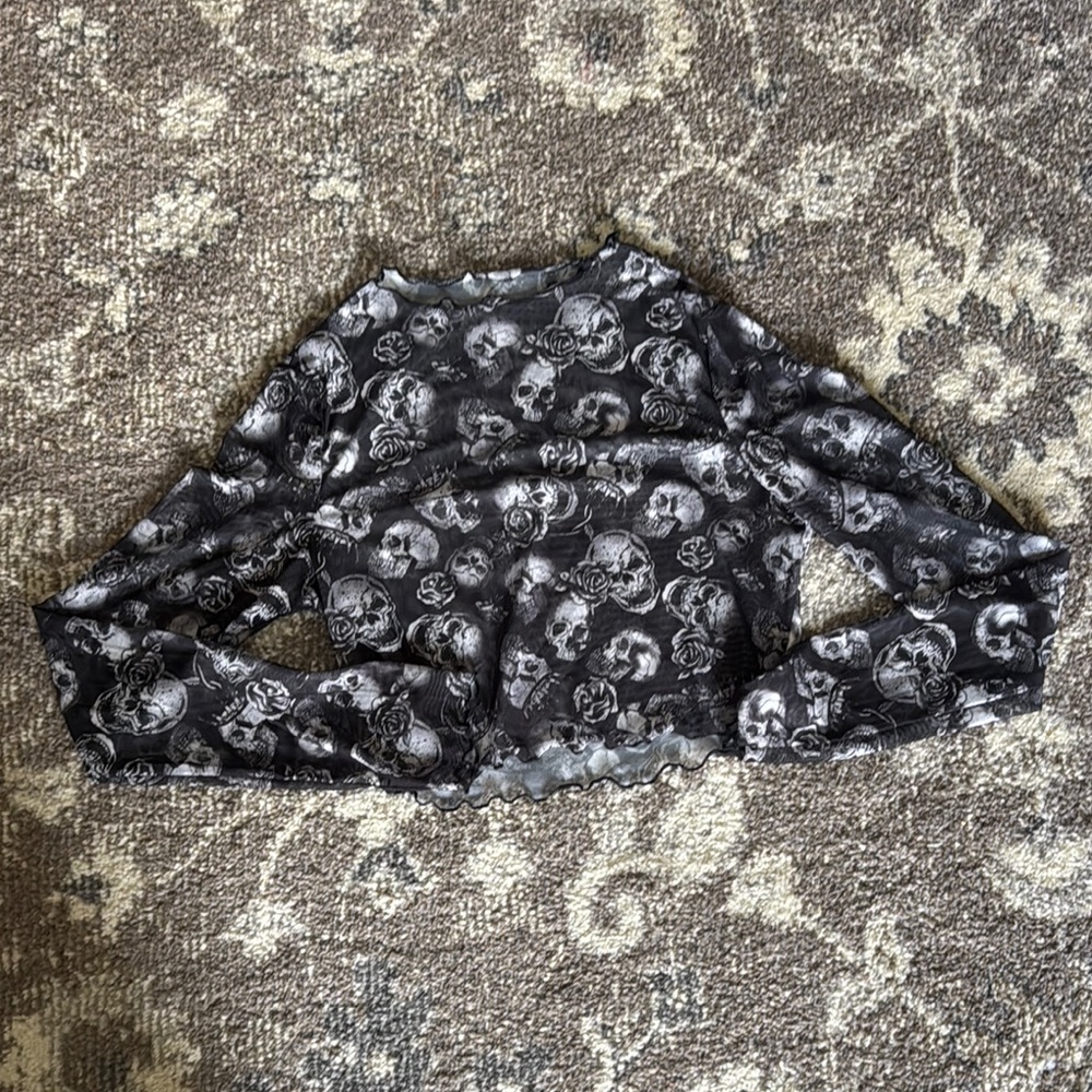 Mesh Skull Print Long Sleeve Crop Top